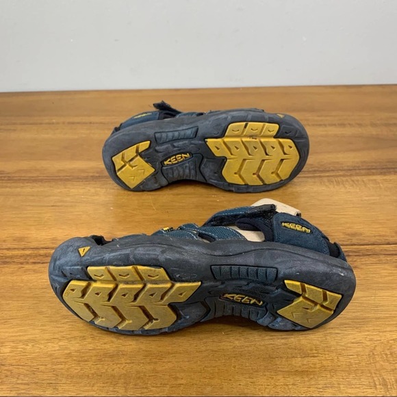 Keen Newport H2 Waterproof Youth Sandal - Picture 7 of 8